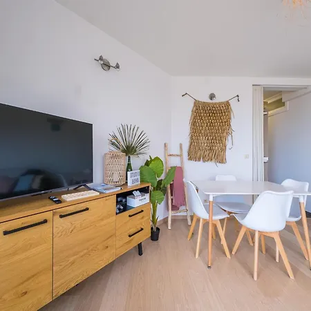 Cozy By The Sea, Cleaning Included Apartamento